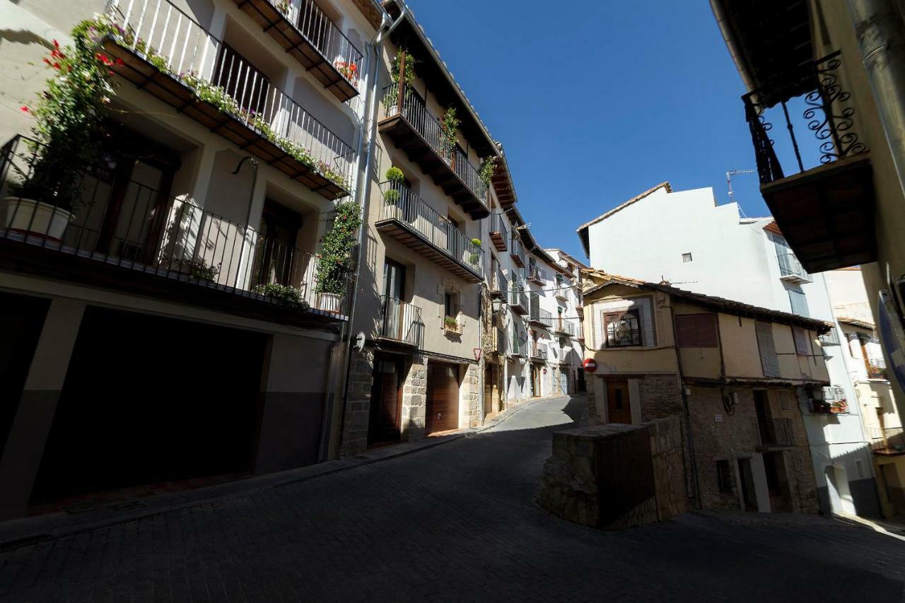 Vinatea Suites Morella Exterior photo